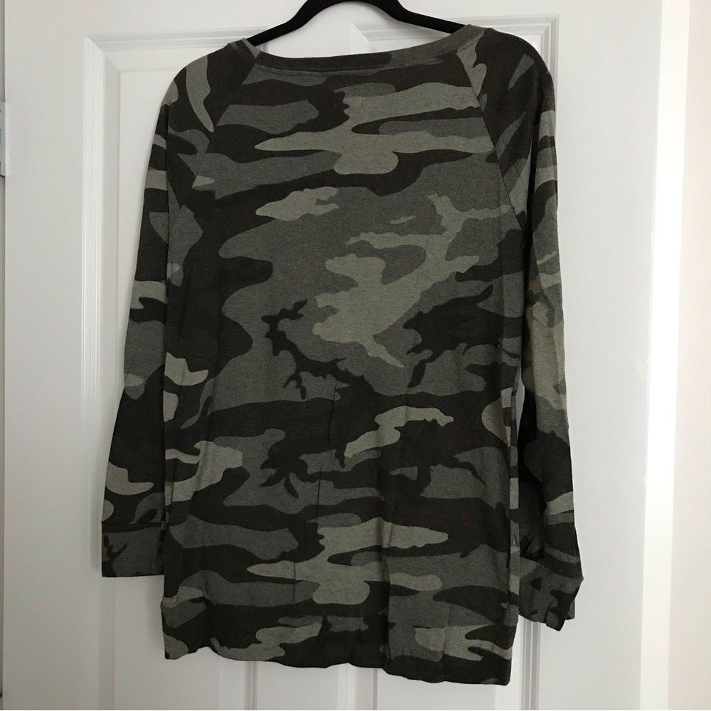 Aritzia Tna Camo Long Sleeve Tee - Picture 2 of 3